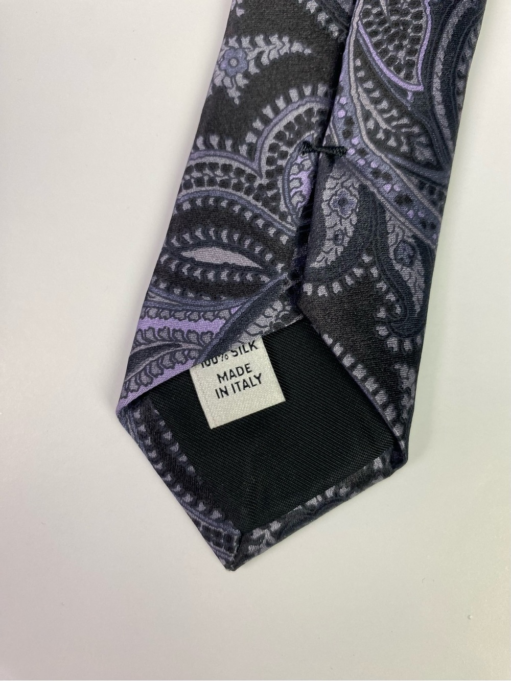 Valentino Necktie Tie Mens Black Silver Purple Paisley Silk Designer Italy - Picture 4 of 5
